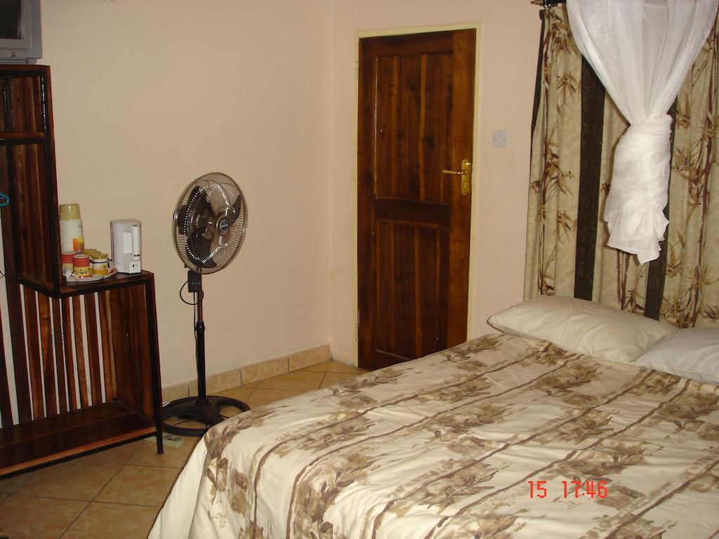 The Stone Guest House Livingstone Zimmer foto